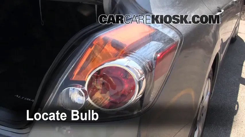2007 Nissan Altima S 2.5L 4 Cyl. Lights Turn Signal - Rear (replace bulb)